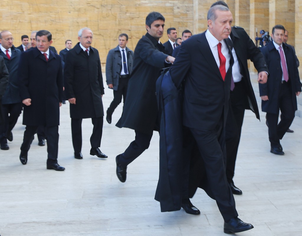 A 61 ans, M. Erdogan reste en effet le chef politique le plus populaire et le plus charismatique de son pays depuis Mustafa Kemal Atatürk, l'emblématique père de la République laïque. (photo AFP)