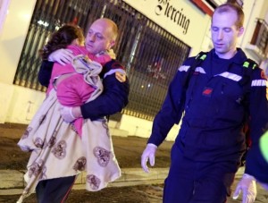 La fillette de 3 ans a pu être rattrapée par des voisins au pied de l'immeuble en feu. (Photo RL/Fred Lecocq)