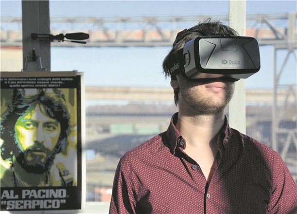 Nicolas Blies avec son casque de réalité virtuelle Oculus Rift. (photo Romain Van Dyck)