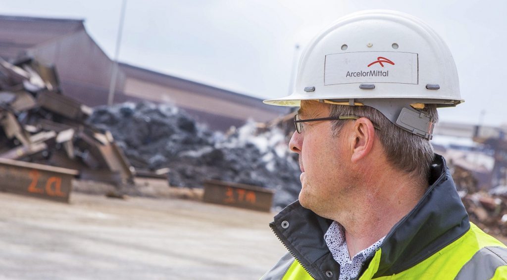 Début juin : première visite d'usine avec Yves, à Differdange. 