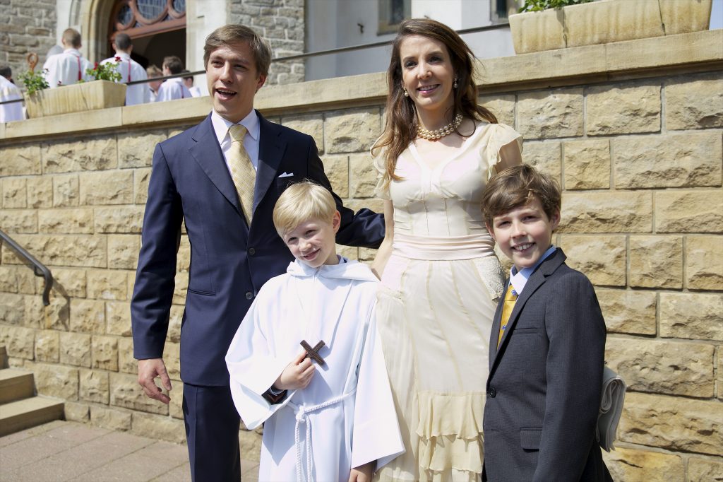 La famille princière, le 29 mai 2016, lors de la communion de Noah. (photo archives LQ)