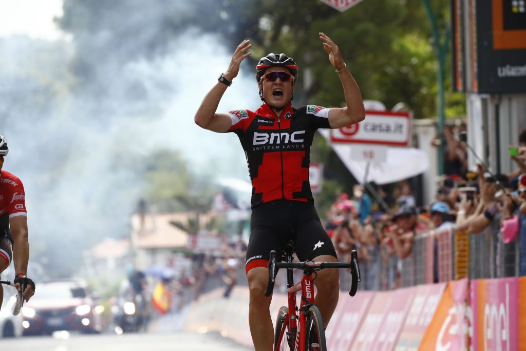 Silvan Dillier laisse éclater sa joie à l'arrivée. (photo AFP)