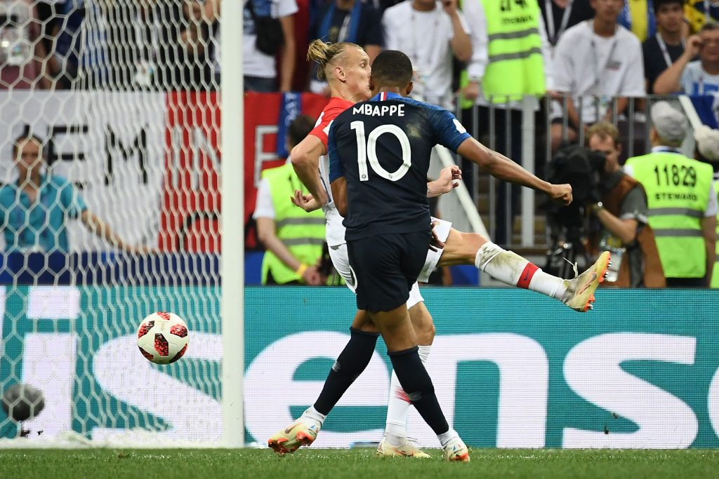 Kylian Mbappé est devenu le deuxième plus jeune buteur d'une finale de Coupe du Monde, derrière Pelé. 