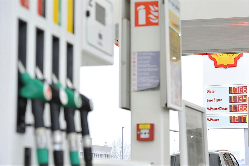 Conséquence de la politique grand-ducale sur les carburants : la plus grande station-service Shell du monde est au Luxembourg, à Berschem (Photo : Editpress).