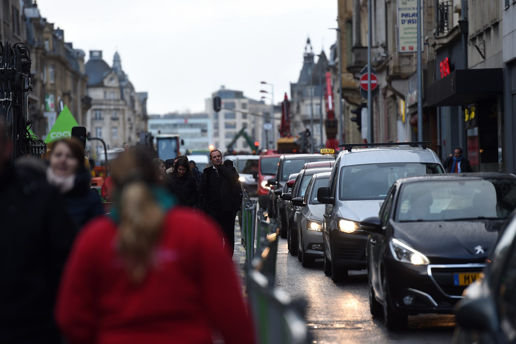 Dans le quartier Gare, la galère pour finir le trajet... (Photo : Isabella Finzi).