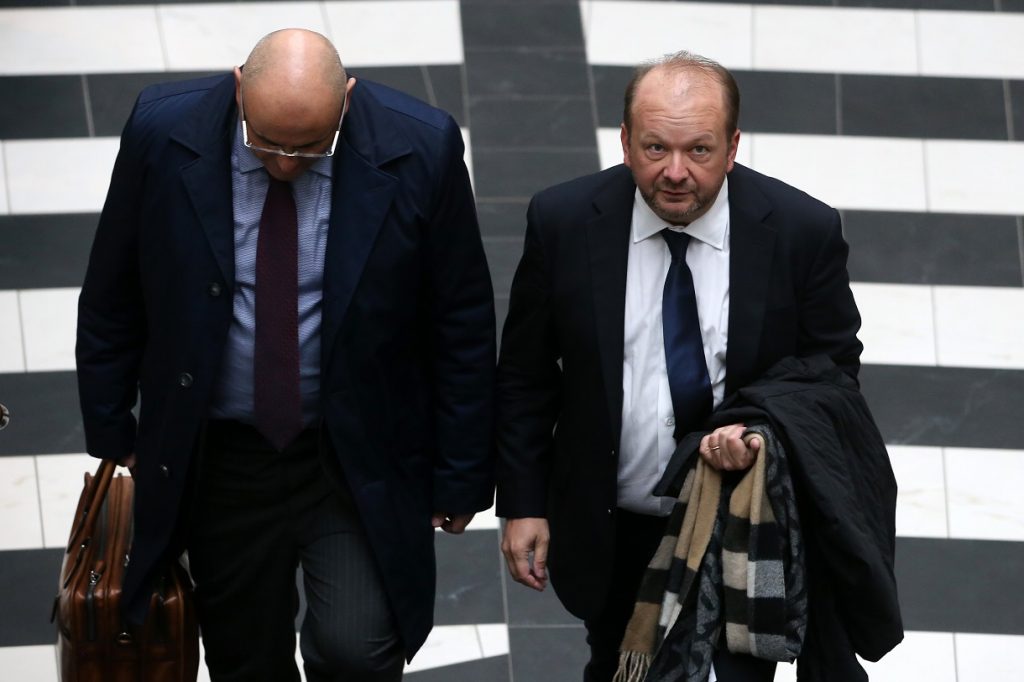 Frank Schneider (à droite) et son avocat laissent entrevoir des révélations explosives. À confirmer (Photo : Didier Sylvestre).