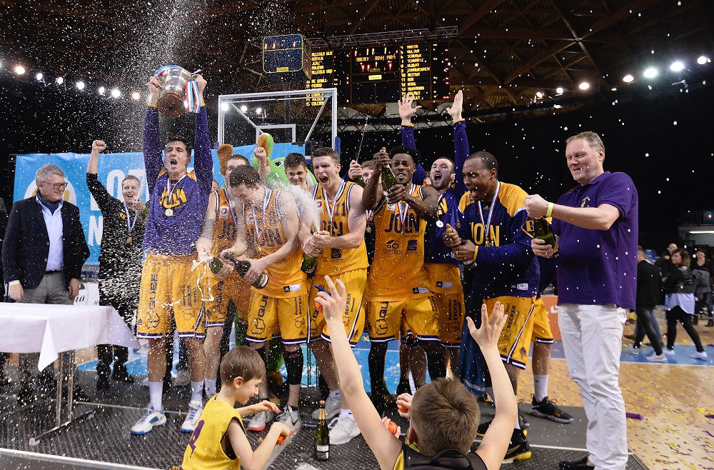 La joie des joueurs de Steinsel. (photo Julien Garroy)