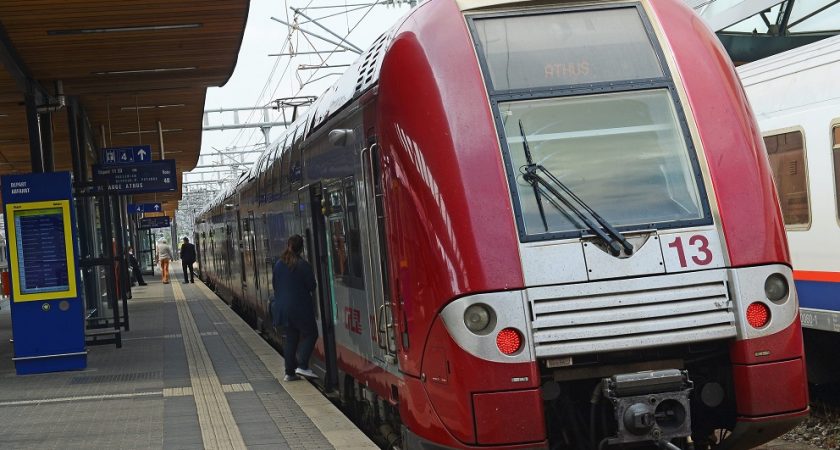 dynamisch Architectuur Octrooi Les trains à l'arrêt sur la ligne Luxembourg-Arlon après un incident  technique