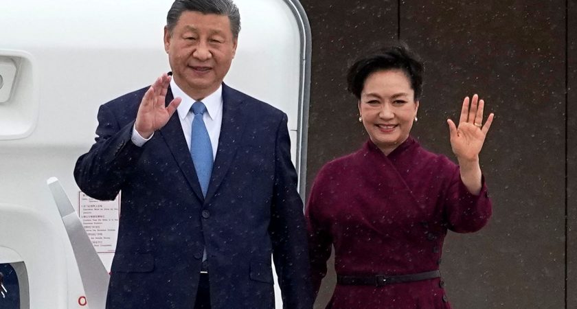 Xi Jinping arrive pour sa première tournée europée