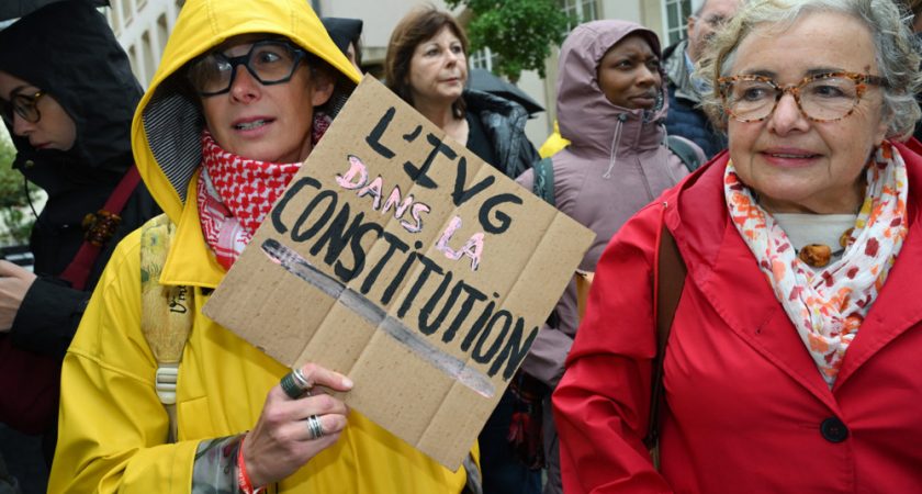IVG dans la Constitution : les étudiants s’engagent