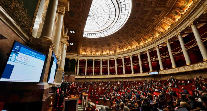 France : l’Assemblée nationale vote la « suspension » de la réforme des retraites