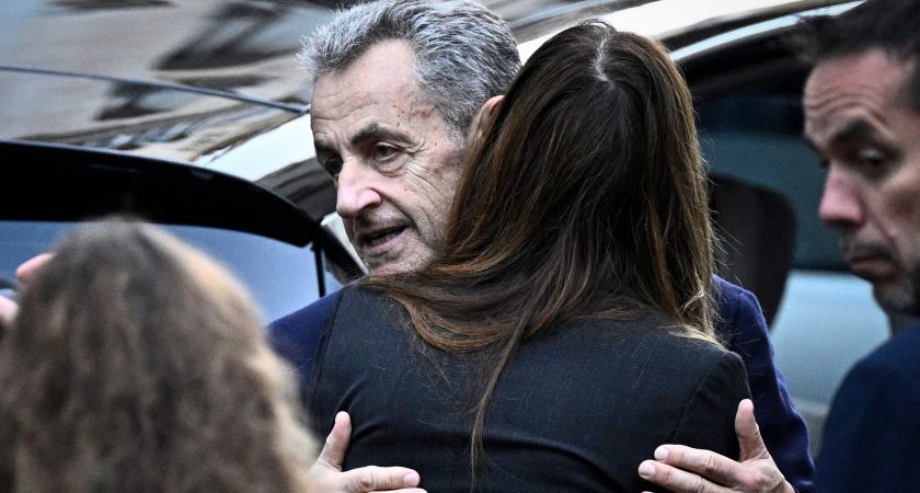 France : la sortie de prison de l’ex-président Sarkozy entre les mains de la justice