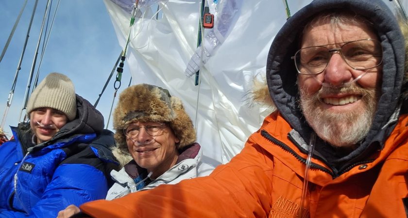 Le premier vol transocéanique en ballon a atterri à Bastendo